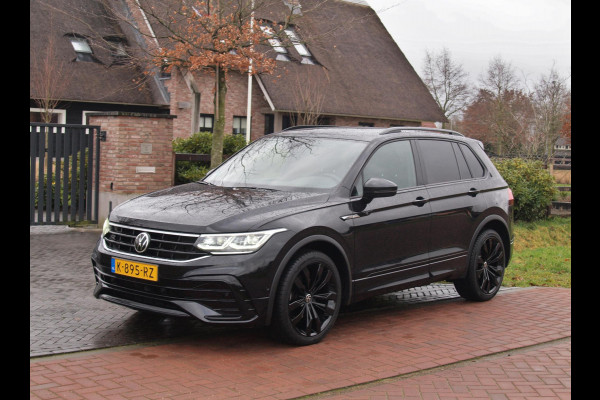 Volkswagen Tiguan 1.5 TSI R-Line Business+ | Black Style | Sfeerverlichting | Leer | Virtual Cockpit | Apple Carplay | NL-Auto |