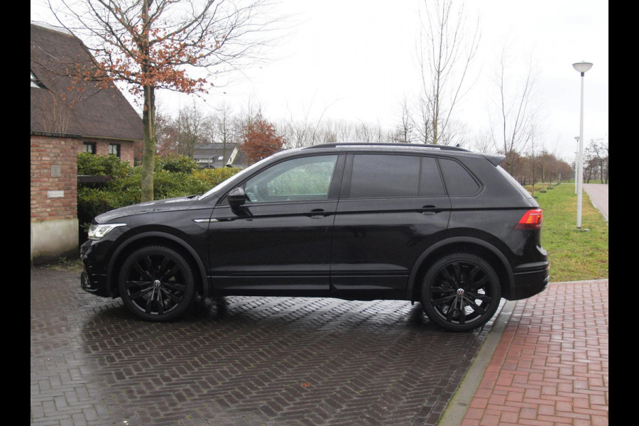 Volkswagen Tiguan 1.5 TSI R-Line Business+ | Black Style | Sfeerverlichting | Leer | Virtual Cockpit | Apple Carplay | NL-Auto |