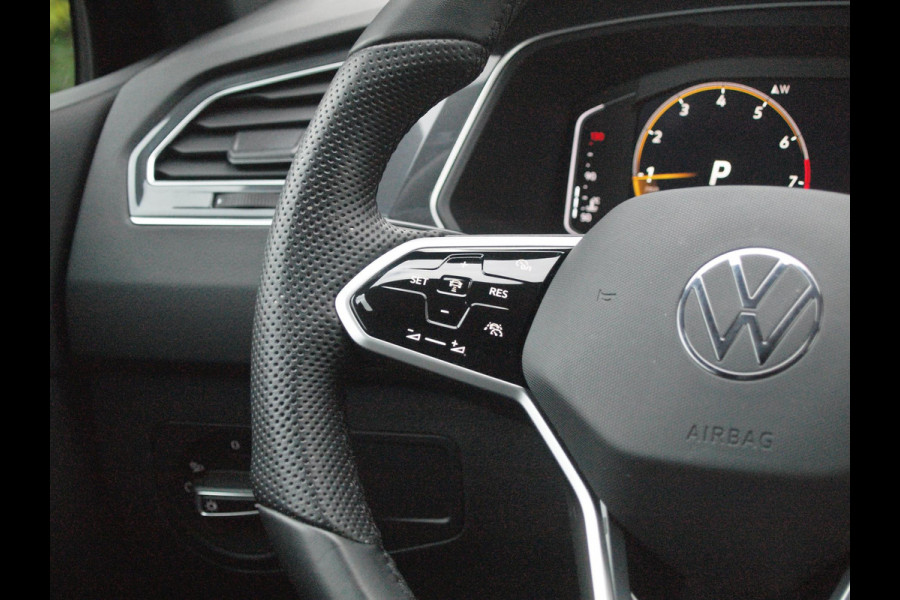 Volkswagen Tiguan 1.5 TSI R-Line Business+ | Black Style | Sfeerverlichting | Leer | Virtual Cockpit | Apple Carplay | NL-Auto |