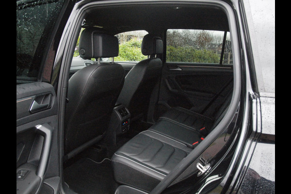 Volkswagen Tiguan 1.5 TSI R-Line Business+ | Black Style | Sfeerverlichting | Leer | Virtual Cockpit | Apple Carplay | NL-Auto |