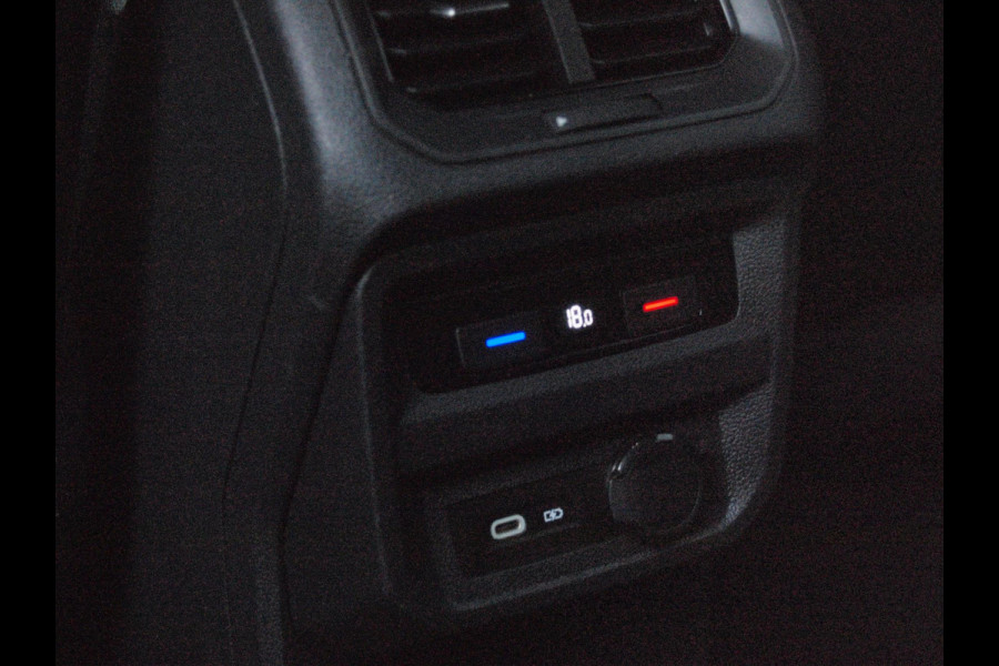 Volkswagen Tiguan 1.5 TSI R-Line Business+ | Black Style | Sfeerverlichting | Leer | Virtual Cockpit | Apple Carplay | NL-Auto |