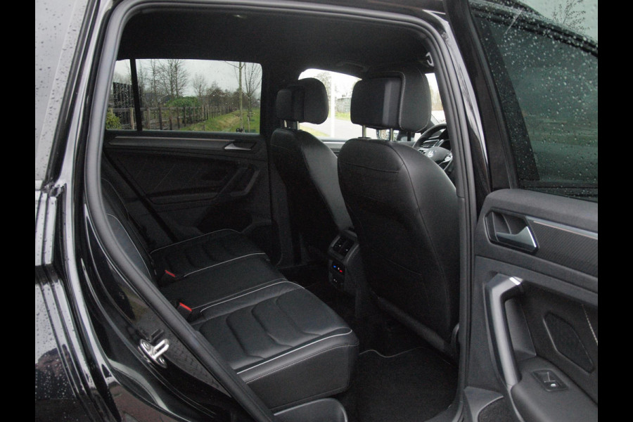 Volkswagen Tiguan 1.5 TSI R-Line Business+ | Black Style | Sfeerverlichting | Leer | Virtual Cockpit | Apple Carplay | NL-Auto |
