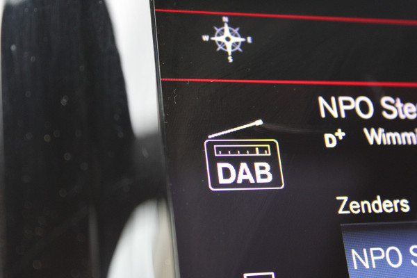 Volvo XC60 2.0 Recharge T6 AWD R-Design | Trekhaak | Adaptieve cruise | Panoramadak | H&K | Winterpack |