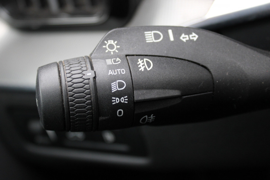 Volvo XC60 2.0 Recharge T6 AWD R-Design | Trekhaak | Adaptieve cruise | Panoramadak | H&K | Winterpack |