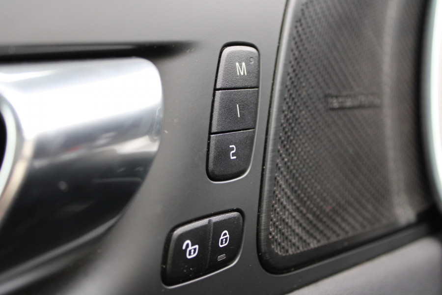 Volvo XC60 2.0 Recharge T6 AWD R-Design | Trekhaak | Adaptieve cruise | Panoramadak | H&K | Winterpack |