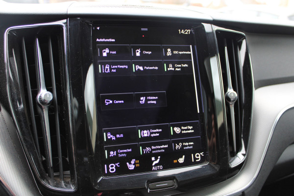 Volvo XC60 2.0 Recharge T6 AWD R-Design | Trekhaak | Adaptieve cruise | Panoramadak | H&K | Winterpack |