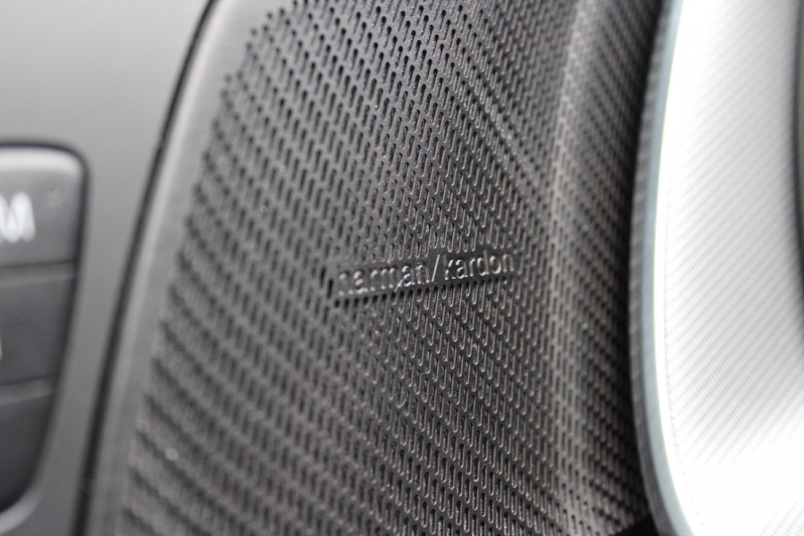 Volvo XC60 2.0 Recharge T6 AWD R-Design | Trekhaak | Adaptieve cruise | Panoramadak | H&K | Winterpack |