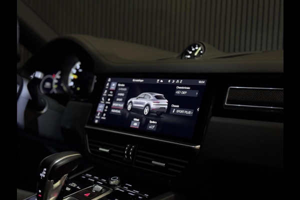 Porsche Cayenne Coupé 3.0 E-Hybrid | ORG. NL | SPORT DESIGN | PANO | TREKHAAK | HUD | SPORT CHRONO | LUCHTVERING