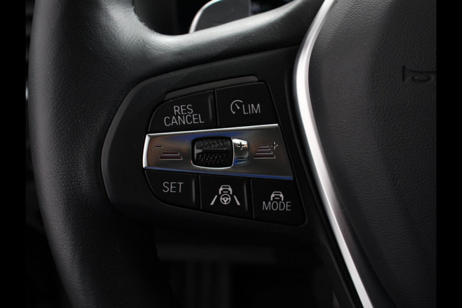 BMW 3 Serie Touring 320e Plug in Hybride | Climate control | Adaptive Cruise Control | Parkeersensoren | Navigatie | LED | Apple Carplay/ Android Auto | Camera