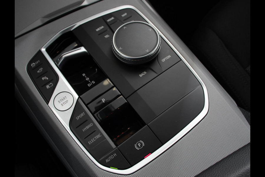 BMW 3 Serie Touring 320e Plug in Hybride | Climate control | Adaptive Cruise Control | Parkeersensoren | Navigatie | LED | Apple Carplay/ Android Auto | Camera