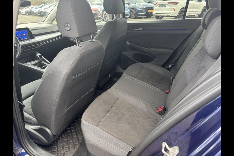Volkswagen Golf Variant 1.0 TSI Life Business 110PK | Adaptieve Cruise | CarPlay | Stoelverwarming | Elektr. Stoel | Camera