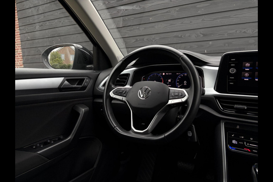 Volkswagen T-Roc 1.5 TSI Life - ACC l Apple Cplay l Camera l Navigatie