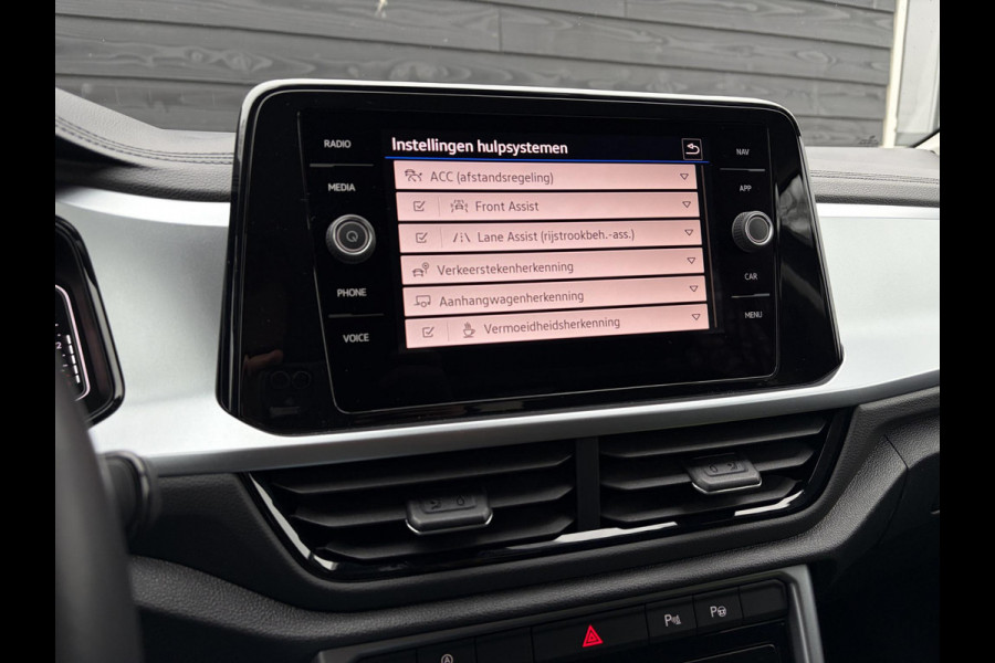 Volkswagen T-Roc 1.5 TSI Life - ACC l Apple Cplay l Camera l Navigatie