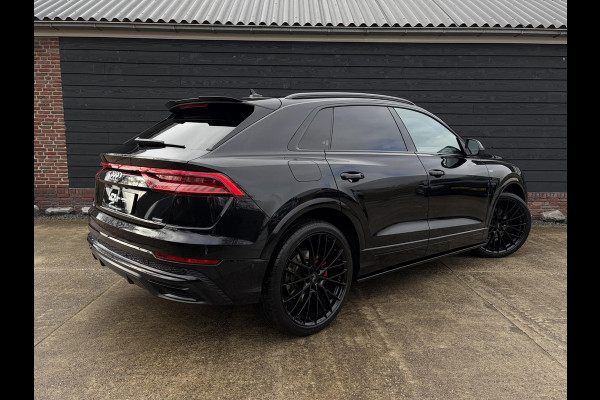 Audi Q8 55 TFSI quattro Pro Line Plus S-Line - Panorama l Memory l Stoelk. l Luchtv. l Trekhaak