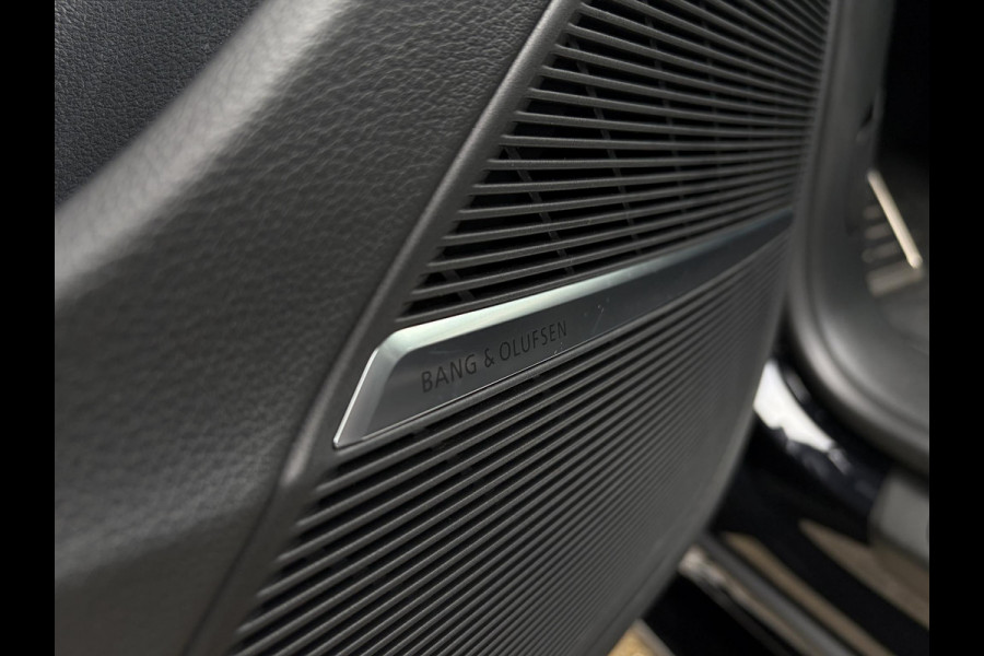 Audi Q8 55 TFSI quattro Pro Line Plus S-Line - Panorama l Memory l Stoelk. l Luchtv. l Trekhaak