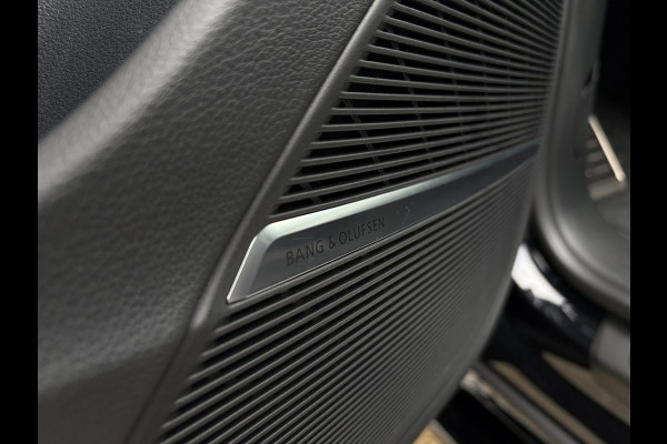 Audi Q8 55 TFSI quattro Pro Line Plus S-Line - Panorama l Memory l Stoelk. l Luchtv. l Trekhaak