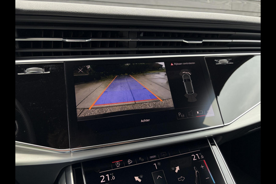 Audi Q8 55 TFSI quattro Pro Line Plus S-Line - Panorama l Memory l Stoelk. l Luchtv. l Trekhaak