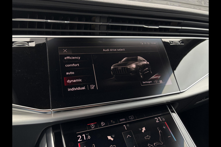 Audi Q8 55 TFSI quattro Pro Line Plus S-Line - Panorama l Memory l Stoelk. l Luchtv. l Trekhaak