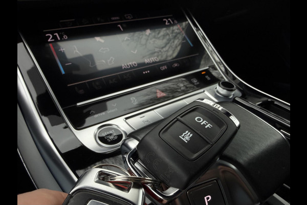 Audi Q8 55 TFSI quattro Pro Line Plus S-Line - Panorama l Memory l Stoelk. l Luchtv. l Trekhaak