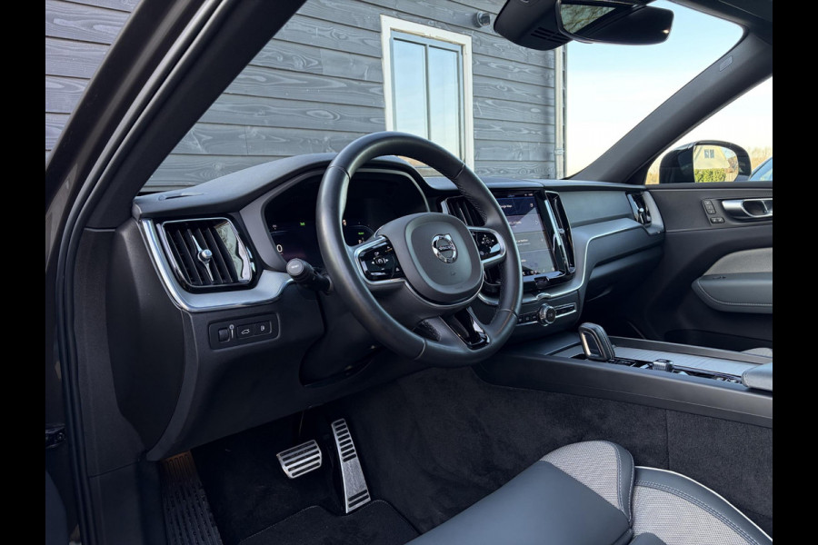 Volvo XC60 2.0 Recharge T6 AWD R-Design l Panorama l Memory l Trekh. l 360 cam l Stuurverwarming