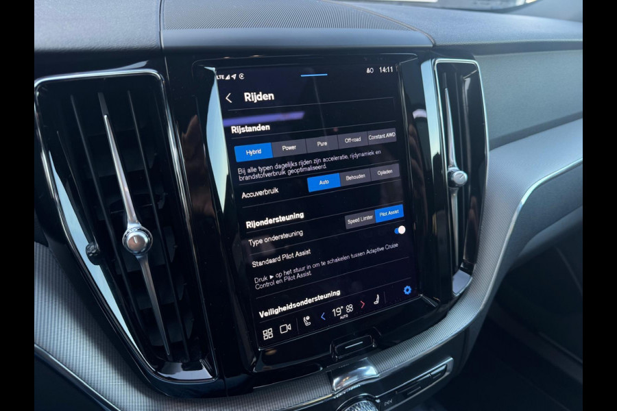 Volvo XC60 2.0 Recharge T6 AWD R-Design l Panorama l Memory l Trekh. l 360 cam l Stuurverwarming