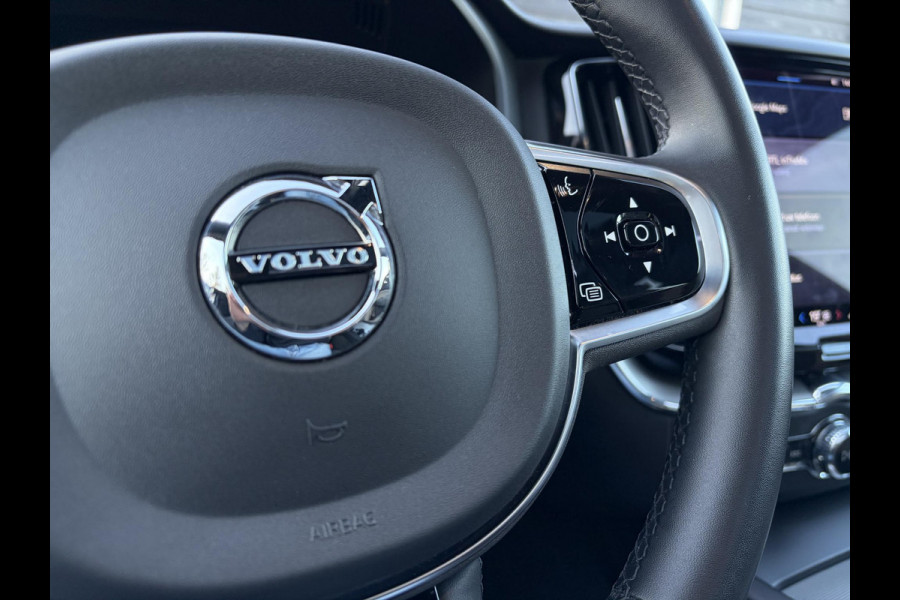 Volvo XC60 2.0 Recharge T6 AWD R-Design l Panorama l Memory l Trekh. l 360 cam l Stuurverwarming