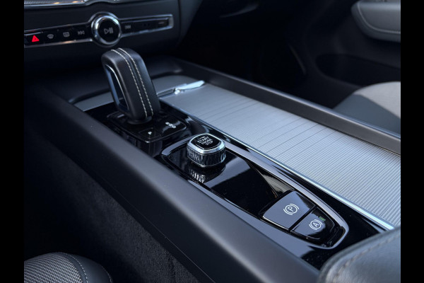 Volvo XC60 2.0 Recharge T6 AWD R-Design l Panorama l Memory l Trekh. l 360 cam l Stuurverwarming