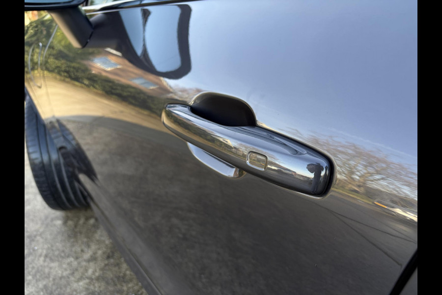 Volvo XC60 2.0 Recharge T6 AWD R-Design l Panorama l Memory l Trekh. l 360 cam l Stuurverwarming