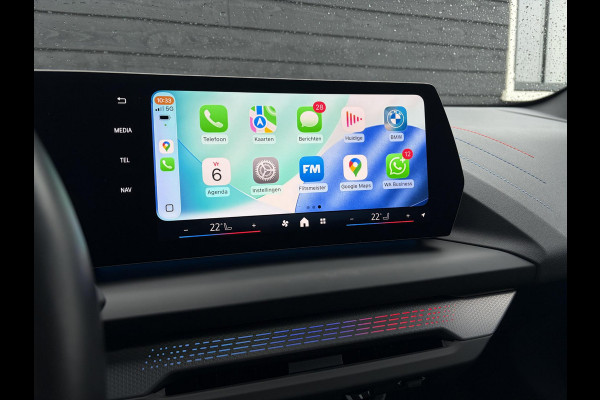 BMW 1-serie 120i M Sport Design Edition - Panorama l H/Kardon l 360cam l HUD l Memory