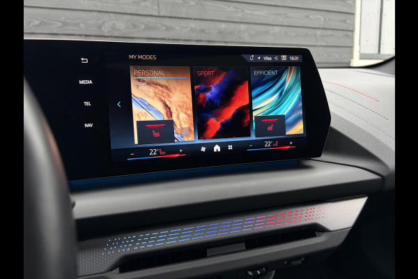 BMW 1-serie 120i M Sport Design Edition - Panorama l H/Kardon l 360cam l HUD l Memory