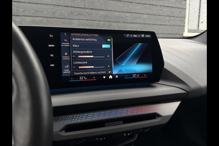 BMW 1-serie 120i M Sport Design Edition - Panorama l H/Kardon l 360cam l HUD l Memory