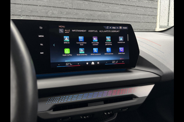 BMW 1-serie 120i M Sport Design Edition - Panorama l H/Kardon l 360cam l HUD l Memory