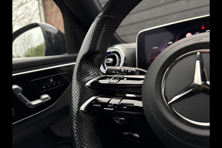 Mercedes-Benz C-Klasse Estate C200 Launch Edition AMG Line - Panorama l Memory l Ambiance l Trekhaak l 360camera