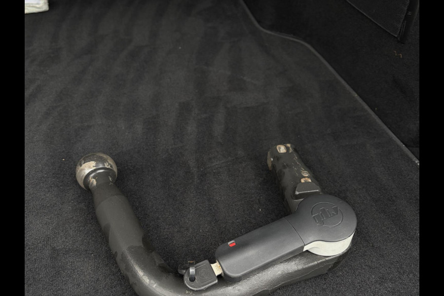 Mercedes-Benz C-Klasse Estate C200 Launch Edition AMG Line - Panorama l Memory l Ambiance l Trekhaak l 360camera