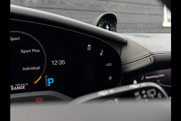 Porsche Taycan Sport Turismo 4S 79 kWh Performance - Sport Chrono l Lift l Luchtv. l HUD l Panoramadak