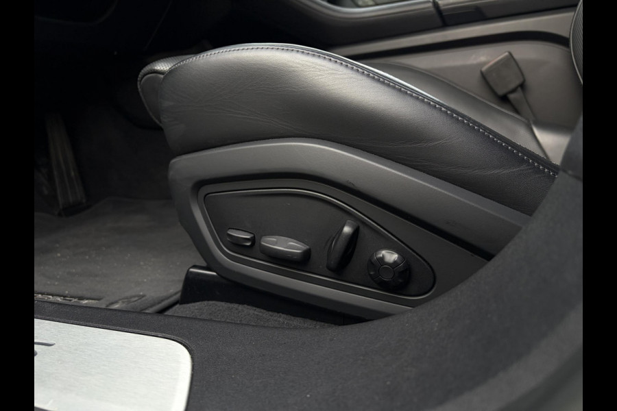 Porsche Taycan Sport Turismo 4S 79 kWh Performance - Sport Chrono l Lift l Luchtv. l HUD l Panoramadak