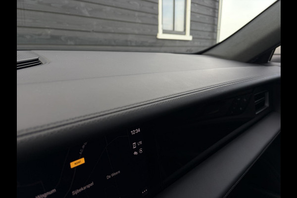 Porsche Taycan Sport Turismo 4S 79 kWh Performance - Sport Chrono l Lift l Luchtv. l HUD l Panoramadak