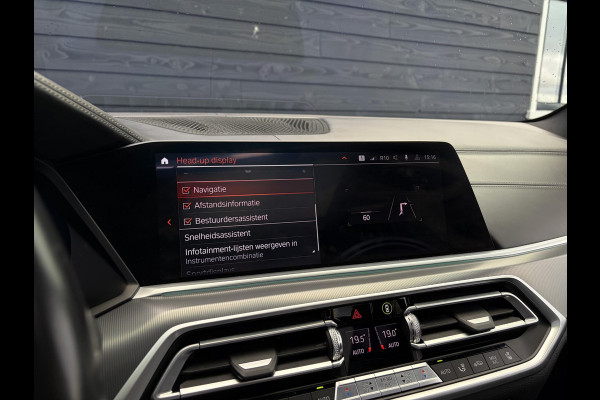 BMW X5 xDrive45e High Executive M-Sport l Sky Lounge l Achteras best. l M-Perf. Stoelen l Panorama l Softclose