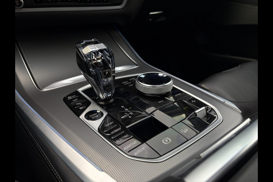 BMW X5 xDrive45e High Executive M-Sport l Sky Lounge l Achteras best. l M-Perf. Stoelen l Panorama l Softclose