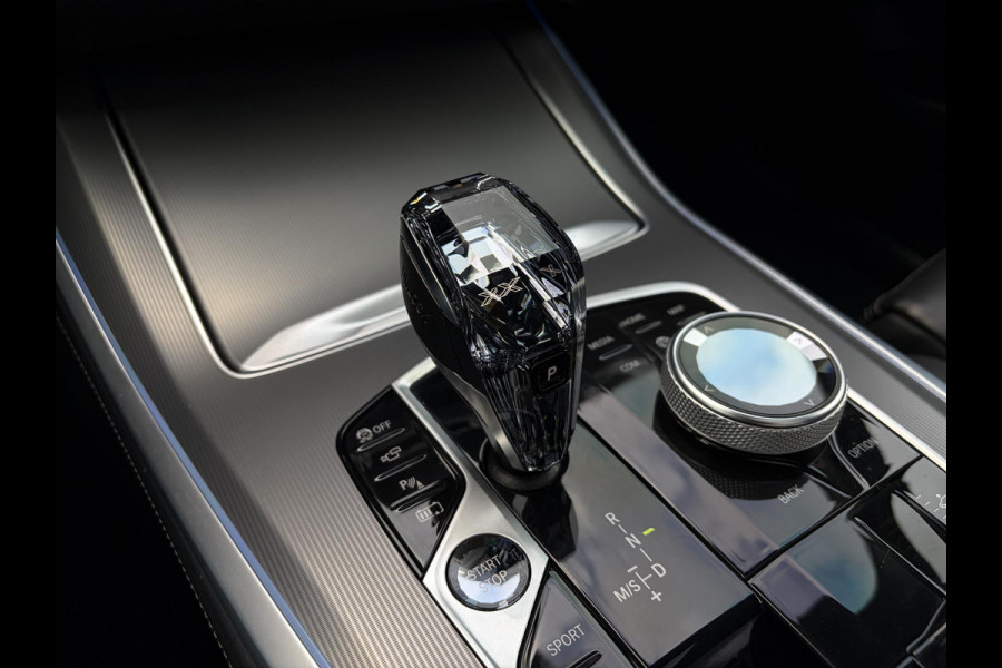 BMW X5 xDrive45e High Executive M-Sport l Sky Lounge l Achteras best. l M-Perf. Stoelen l Panorama l Softclose