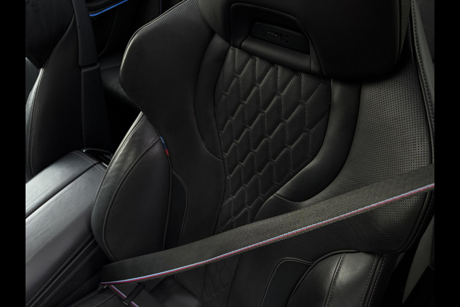 BMW X5 xDrive45e High Executive M-Sport l Sky Lounge l Achteras best. l M-Perf. Stoelen l Panorama l Softclose