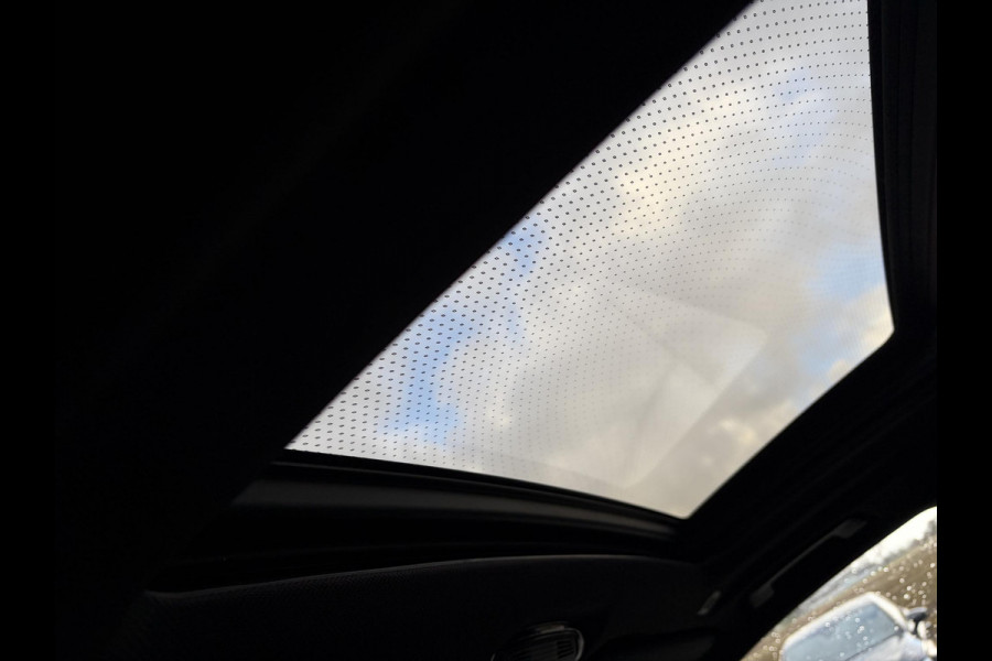 BMW X5 xDrive45e High Executive M-Sport l Sky Lounge l Achteras best. l M-Perf. Stoelen l Panorama l Softclose