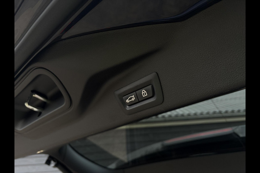 BMW X5 xDrive45e High Executive M-Sport l Sky Lounge l Achteras best. l M-Perf. Stoelen l Panorama l Softclose