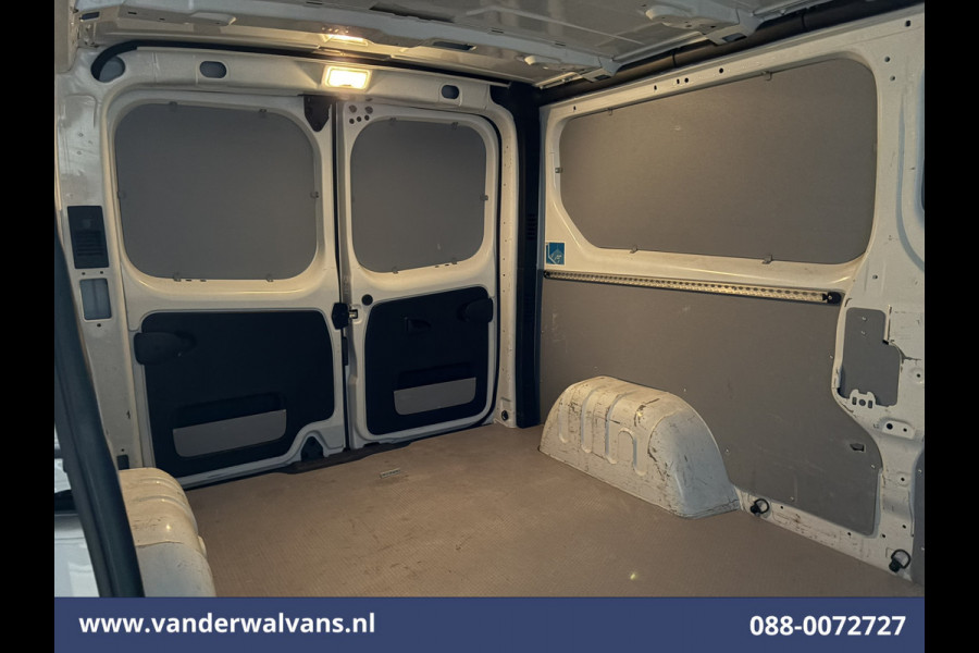 Renault Trafic 2.0 dCi 131pk L2H1 Euro6 Airco | LED | Cruisecontrol | Sidebars Parkeersensoren, Bijrijdersbank