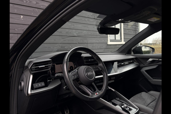 Audi A3 Sportback 35 TFSI edition one S-Line l Black-Edit. l Trekh. l RS-Seats l Matrix l 19'' l Apple Cplay