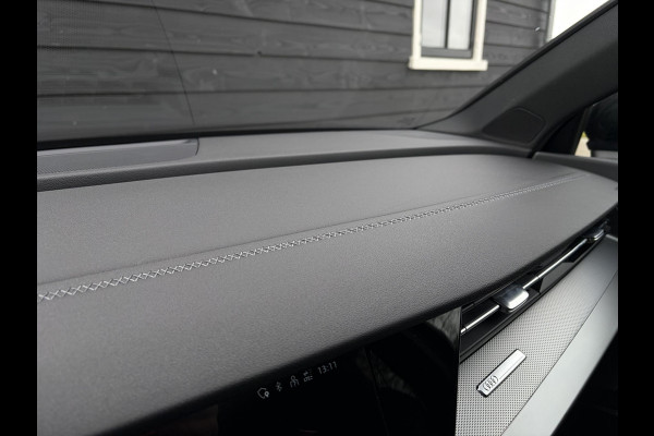 Audi A3 Sportback 35 TFSI edition one S-Line l Black-Edit. l Trekh. l RS-Seats l Matrix l 19'' l Apple Cplay