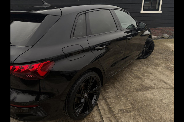 Audi A3 Sportback 35 TFSI edition one S-Line l Black-Edit. l Trekh. l RS-Seats l Matrix l 19'' l Apple Cplay