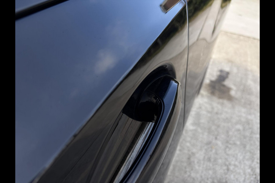 BMW 3 Serie Touring 330e High Executive M-Sport l Individual l Laser l Panorama l HUD l Trekhaak