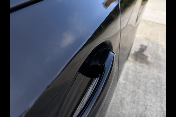 BMW 3 Serie Touring 330e High Executive M-Sport l Individual l Laser l Panorama l HUD l Trekhaak