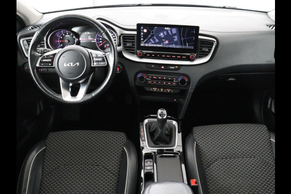 Kia Ceed 1.0 T-GDi DynamicPlusLine | Stoel & stuurverwarming | Trekhaak | Adaptive cruise | Camera | Carplay | Half leder | Keyless | Full LED | Navigatie